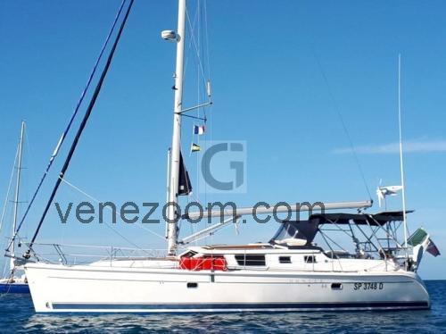 Hunter 44DS Tekniset tiedot ja arvostelut